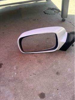 DRIVER SIDE MIRROR 2007-2011 TOYOTA CAMRY (WHITE COLOR).