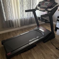 Sole treadmill