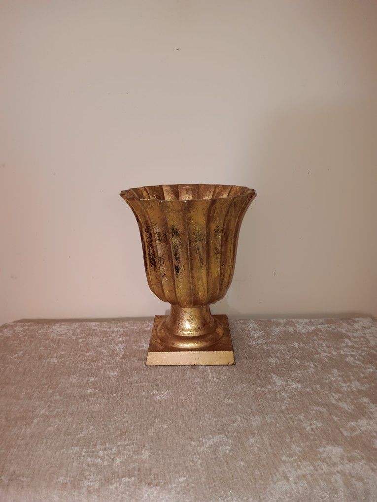 Gold Tone Metal Planter, 9" Metal Flower Pot, Indoor Planter, Decorative Vase