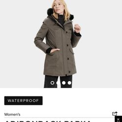 UGG WOMENS SNOW COAT SIZE LARGE