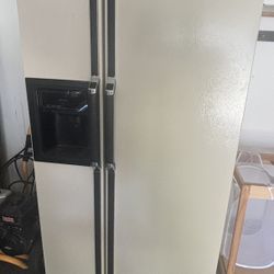 Refrigerator 