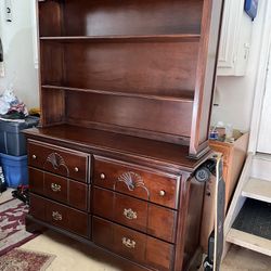 Dresser With Hutch- 6 Drawers 