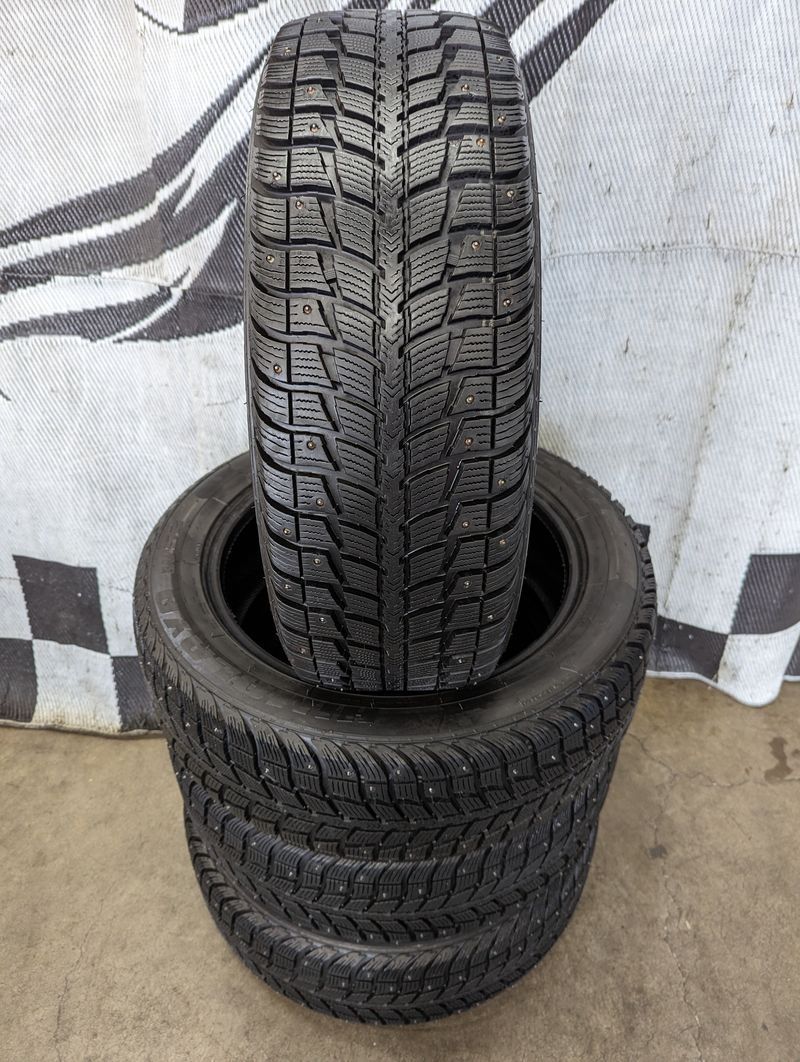 215/55r18 Federal Himalaya WS2 studded winter snow tires 