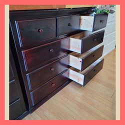 Dresser/ Nine drawers dresser