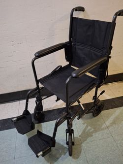 Drive Medical Transport/WHEELCHAIR with Leg Rests