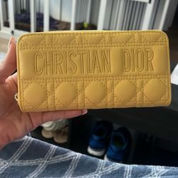 Yellow Wallet
