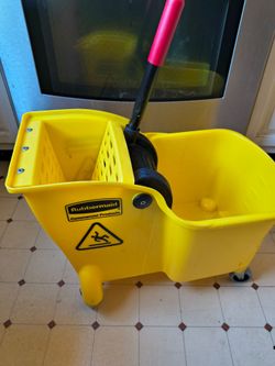 Mop bucket from home depot lighty used