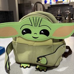 Baby Yoda backpack