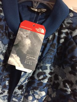 North Face jacket. Size S, M, L.