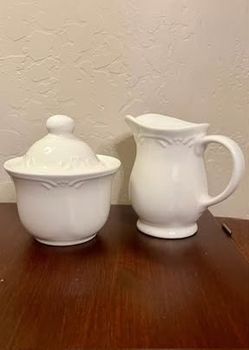 Pfaltzgraff Filigree Sugar & Creamer Set