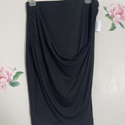 New Women’s Skirt Size Large 