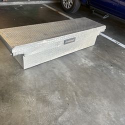 Truck toolbox husky