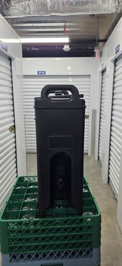 Cambro insulated coffee dispenser