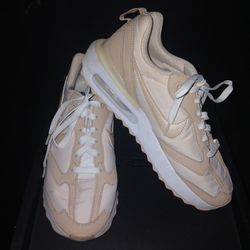 NIKE AIR MAX DAWN Women's Sz 9.5