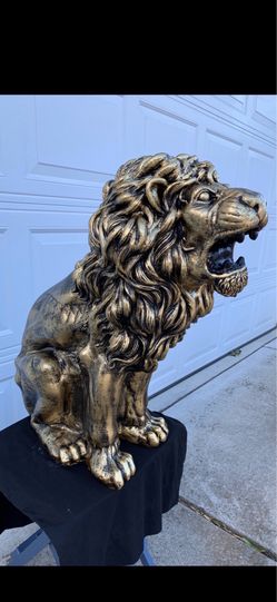 3 foot tall lion statue