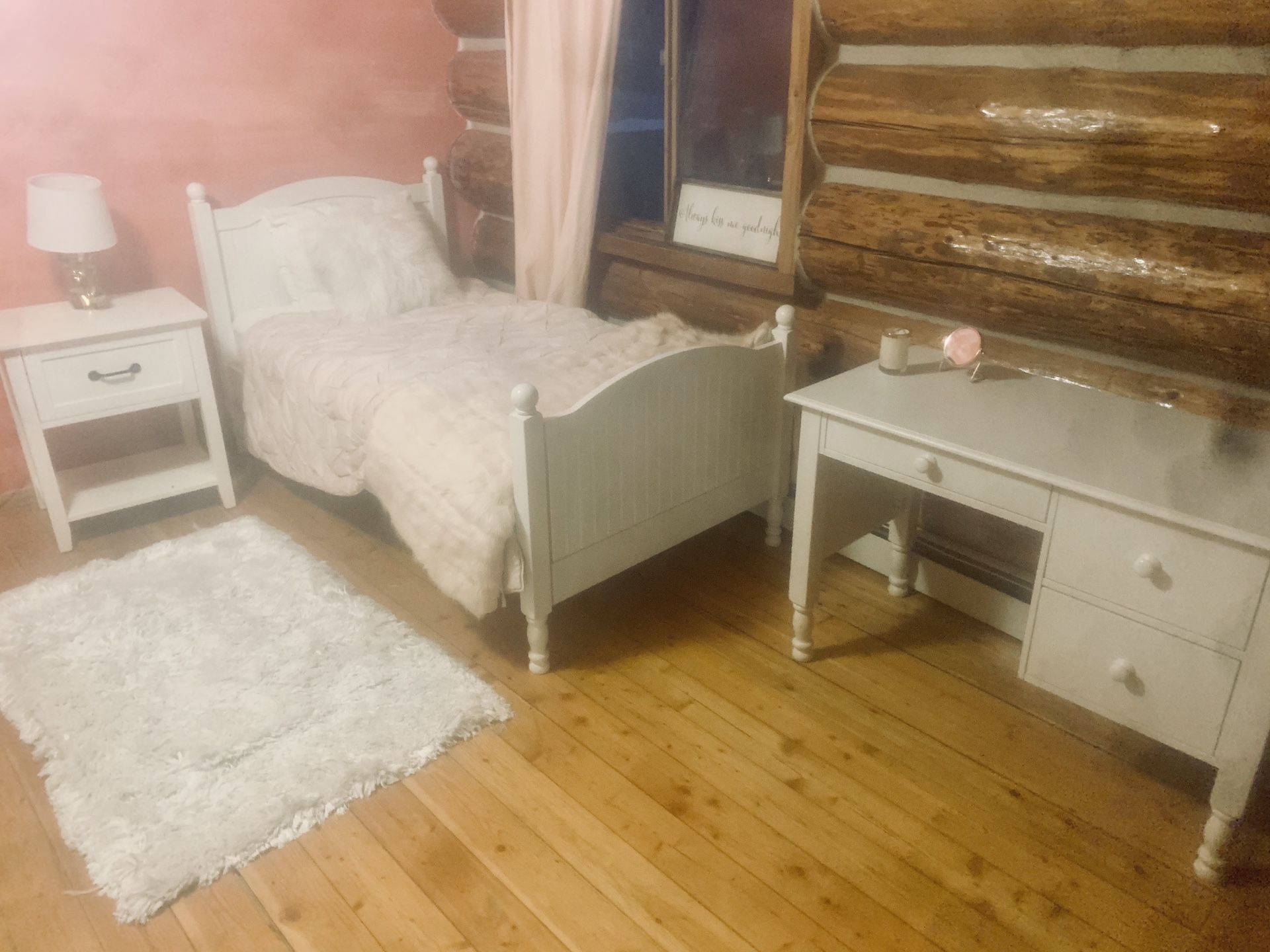 Potery Barn girl bedroom set , includes desk. Barely used.. mattress not included.