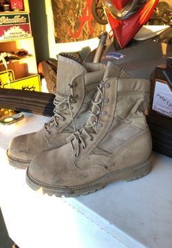 Steel toe boots