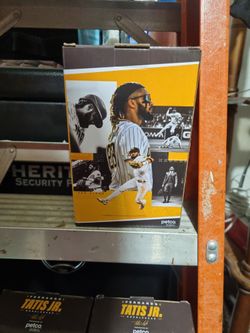 Tatis Jr. Bobble-Head PetCo Giveaway.