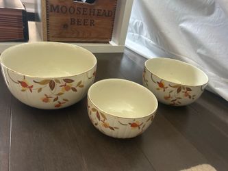 Vintage Hall China “Autumn Leaf” Nesting Bowl Set (3 Bowls)