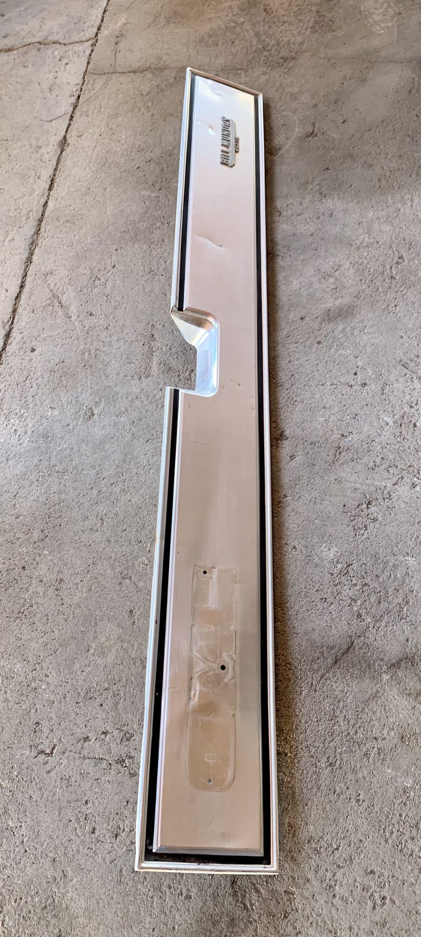 GMC Square Body , Aluminum Tailgate Trim