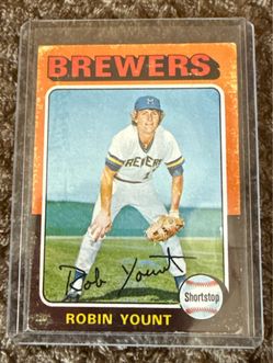 1975 Topps Robin Yount - Rookie Card of HOF Yount #223