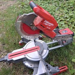 Milwaukee Fuel mitersaw