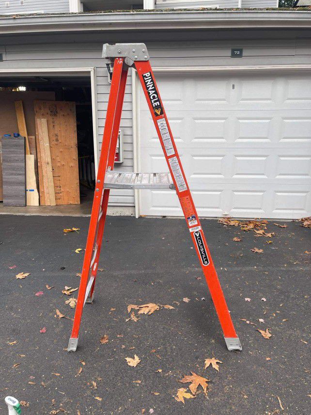 6ft Louisville Pinnacle Podium  Ladder