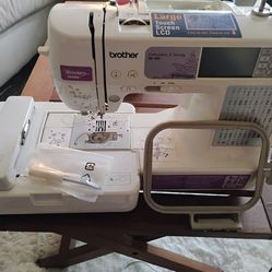 Brother SE-400  EMBROIDERY MACHINE