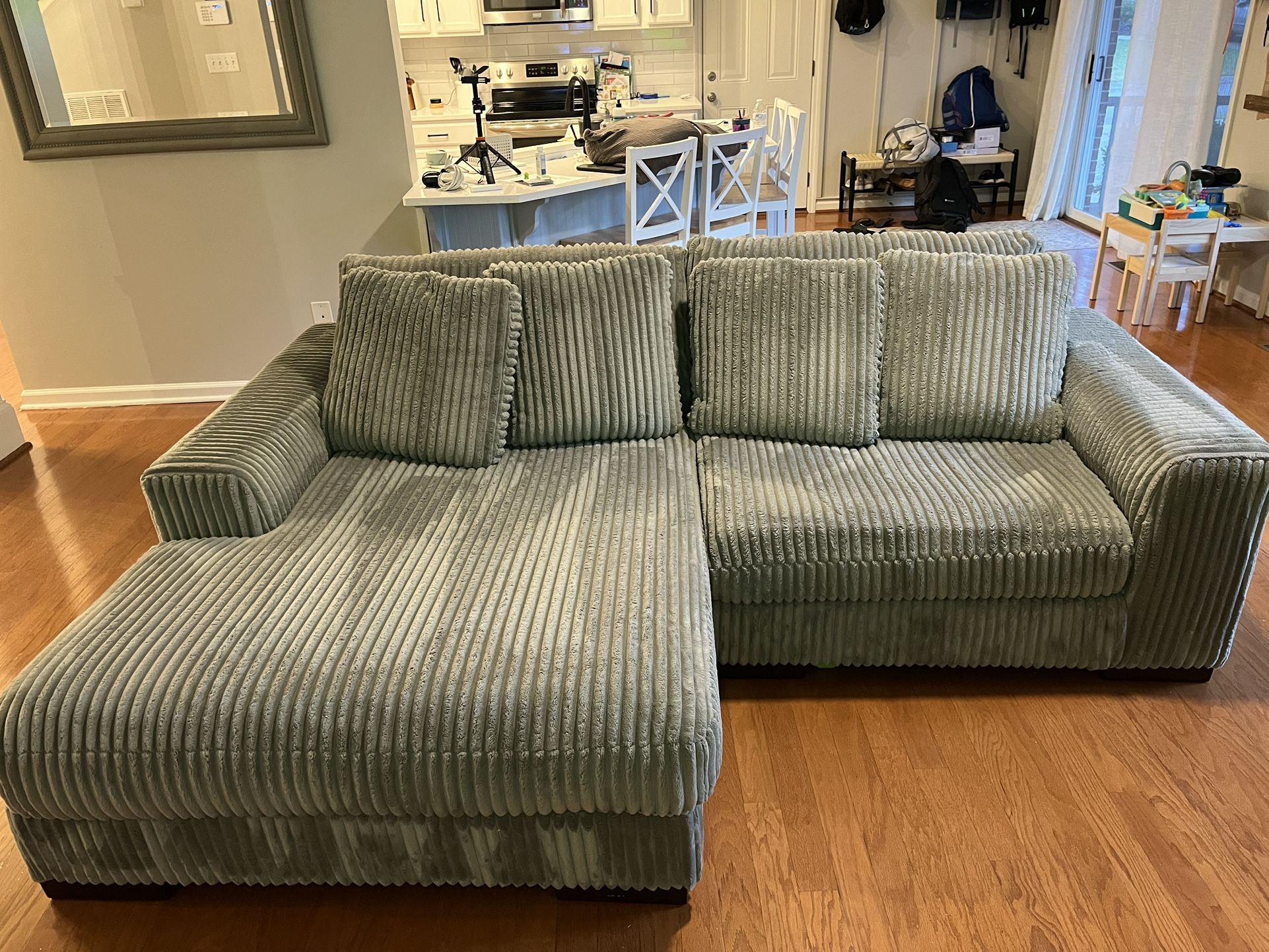 2-Piece Sectional With Chaise With Transferrable Warranty