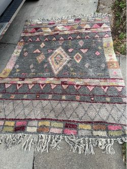 Gorgeous 5 x 7 Boho Tassel Rug !!!