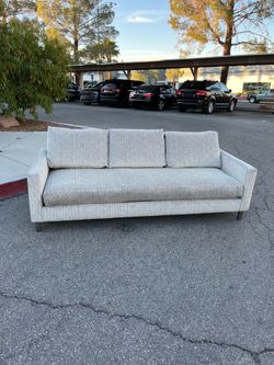 🩶 Modern Light Gray Sofa 🩶 ($10 delivery )