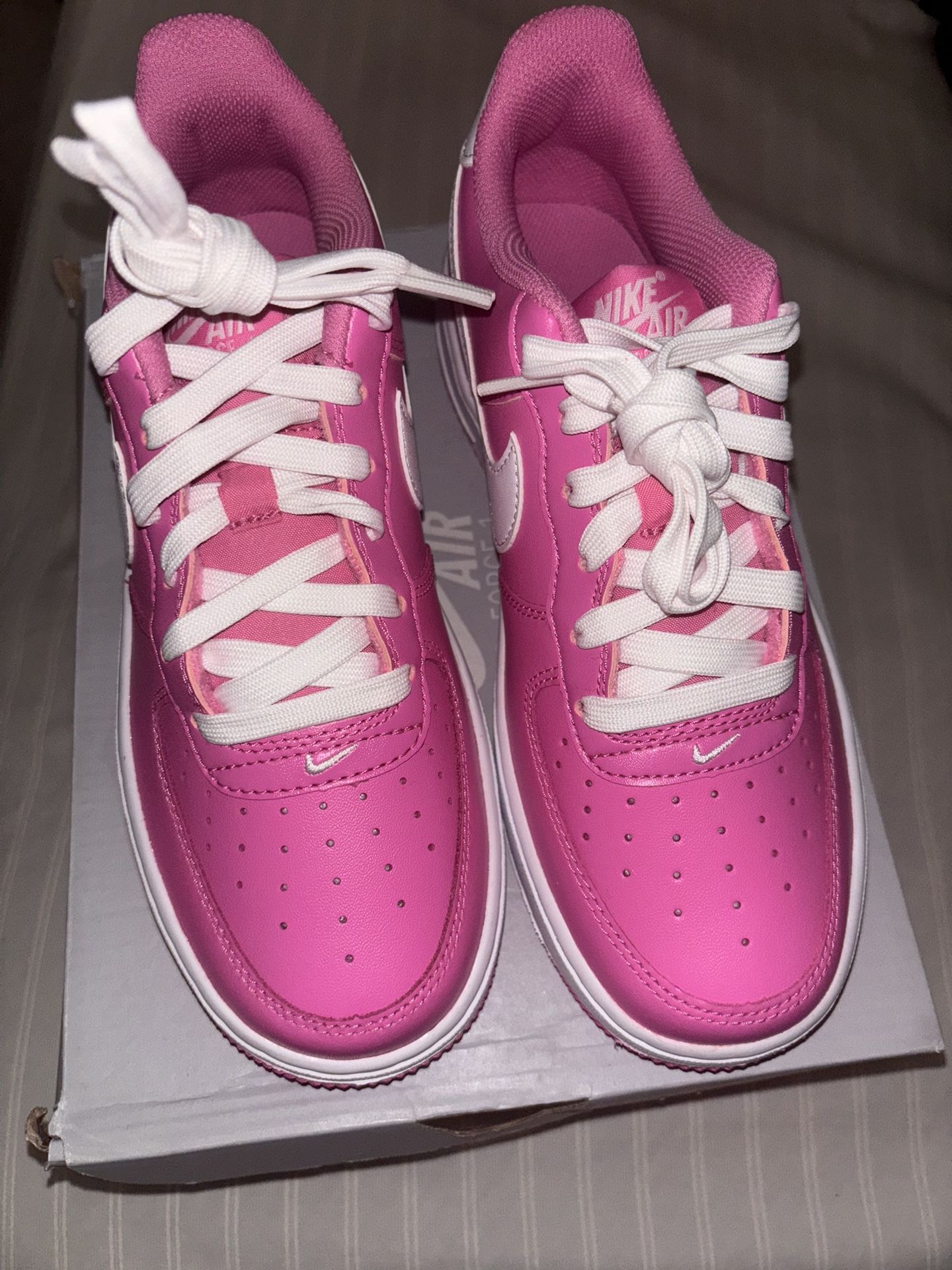 New Nike Air Force 1s Pink Size 4.5