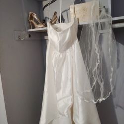 David Bridals Studios Wedding Dress Never Worn