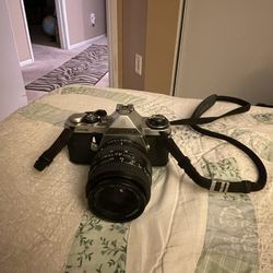 Pentax ME Super vintage 35mm film camera w/28mm len