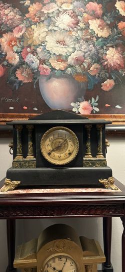 Antique mantle clock