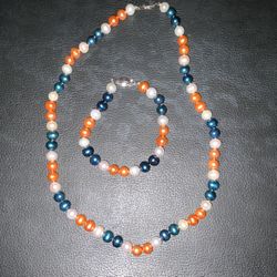 GATORS REAL PEARL NECKLACE & BRACELET SET.  