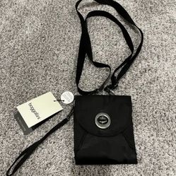 Baggallini Crossbody Wallet