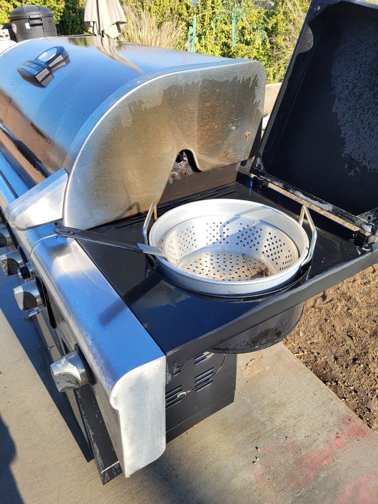 BRINKMANN 5 BURNER GRILL BBQ for Sale in Riverside, CA OfferUp