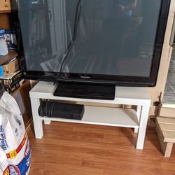 42 Inch Panasonic  HDMI 1080p T.V.  No Remote, Works Great! Not A Smart TV