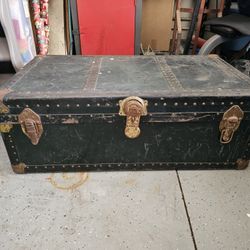 Vintage Trunk PRICE FIRM NO DELIVERY 