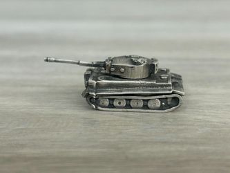 .999 Fine Silver Tank 40.5g – Rotating Turret Collectible Figurine (PO1019200)