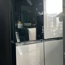 Samsung - Bespoke 22.8 Cu. Ft. 4-Door Flex French Door Counter Depth Refrigerator with Beverage Center -
In Gray And Stainless Steel Panels