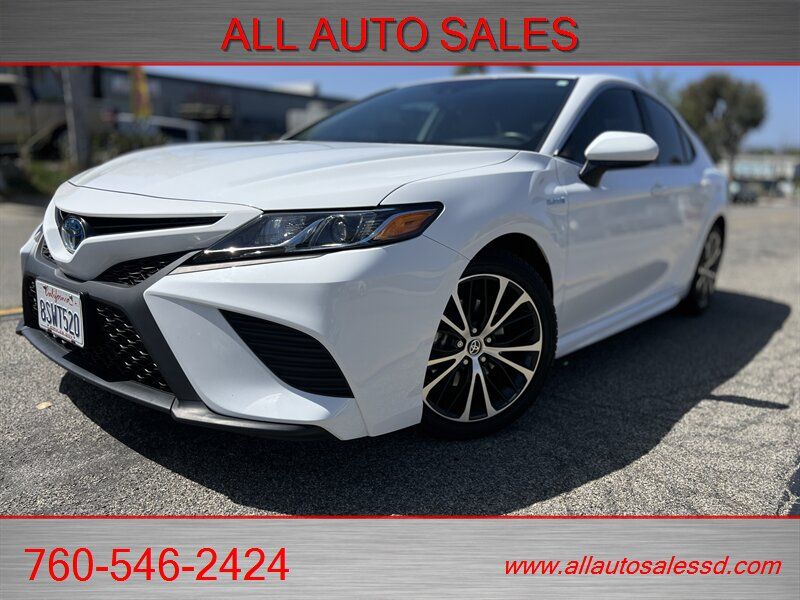 2020 Toyota Camry Hybrid SE