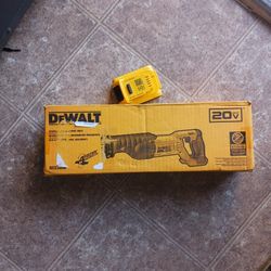DEWALT Saw