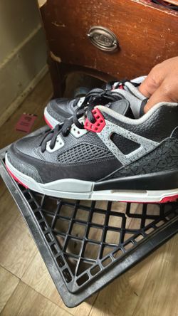 jordan 6s in good condition and barley worn