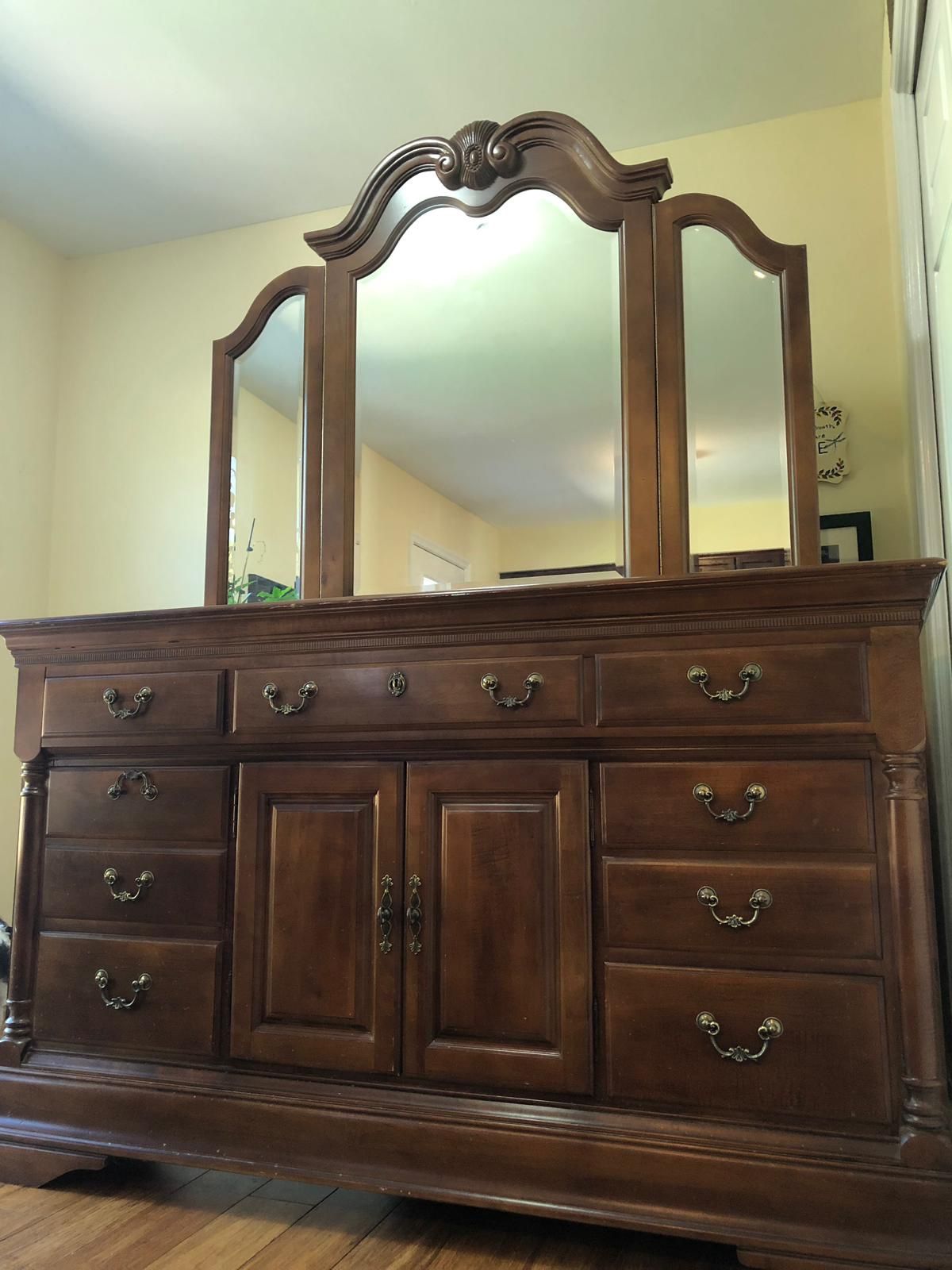 AMERICAN MADE SUMTER CABINET CO. SOLID CHERRY WOOD CHIPPENDALE STYLE 64″ DOOR DRESSER WITH A 3 SECTION MIRROR AND SOLID CHERRY WOOD BED SET