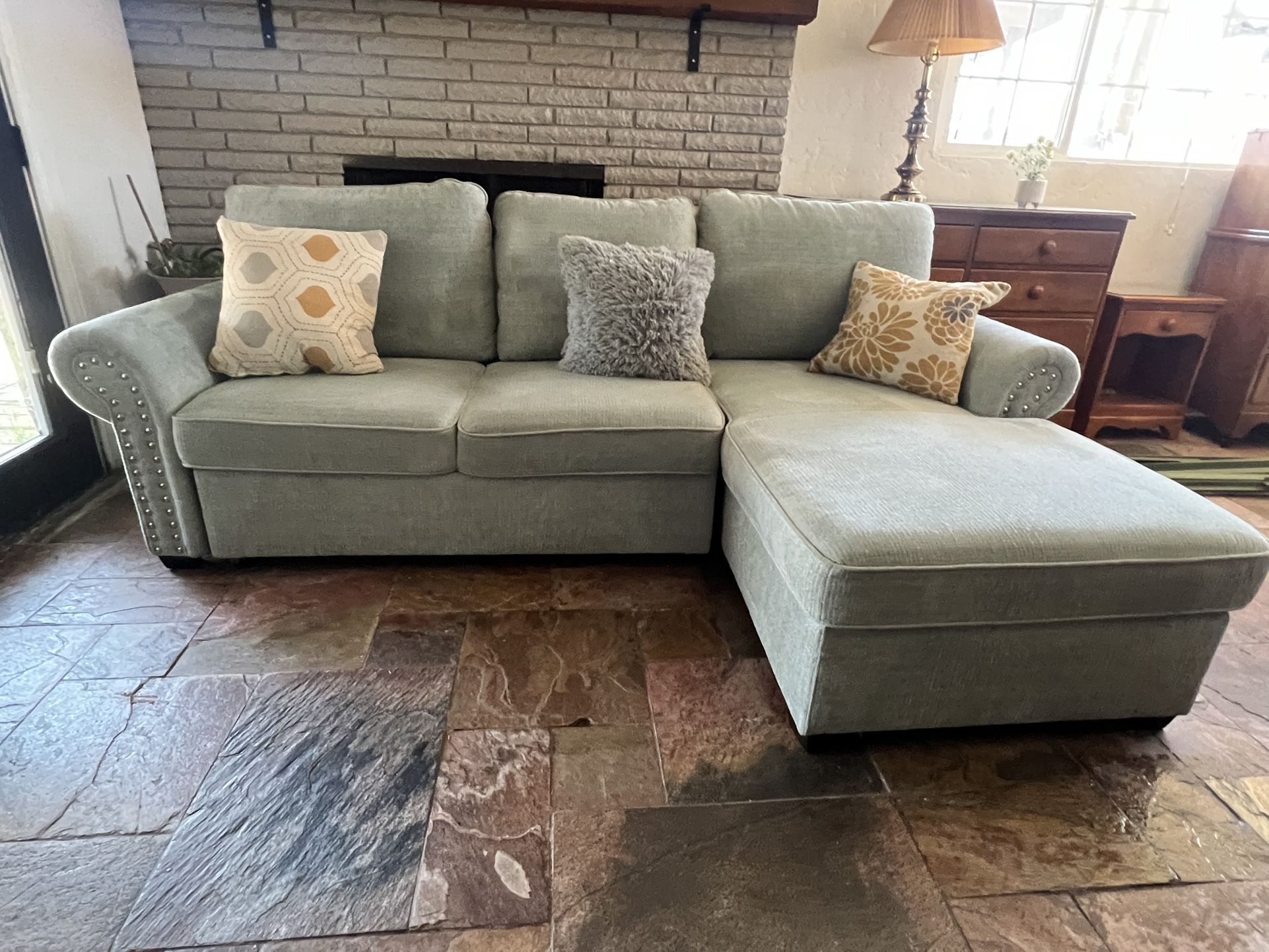Sectional Pullout Couch Free Delivery