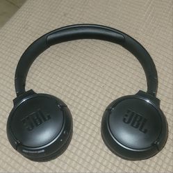 JBL Tune 510BT Bluetooth On-Ear Headphones, Black