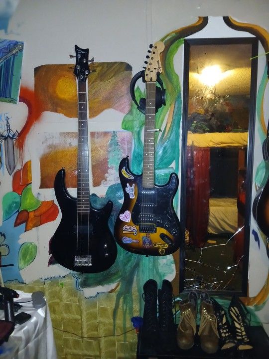 Fender Stratocaster Squire/ Dean Bass guitar