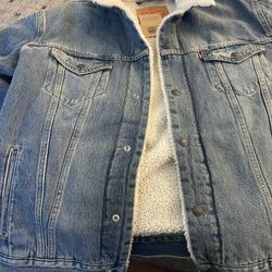 Levi’s Sherpa Jacket Size L